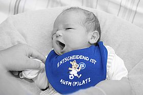 KSC-Lätzchen für Neugeborene im Städtischen Klinikum