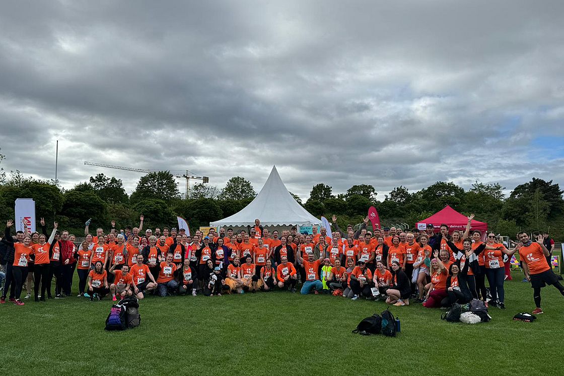 Das Bild zeigt ein Gruppenfoto des Laufteams des Klinikums Karlsruhe