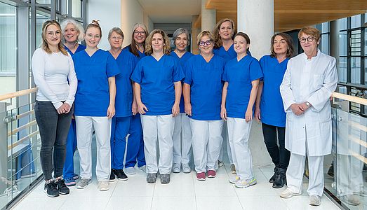Das Foto zeigt das Team der Abteilung Phoniatrie und Pädaudiologie des Klinikums Karlsruhe.