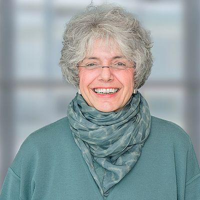 Das Bild zeigt ein Porträt von Andrea Jung