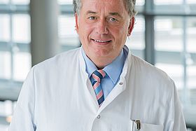 Das Bild zeigt ein Portrait von Prof. Dr. Martin Storck