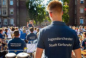 Das Bild zeigt ein Konzert des Jugendorchesters Stadt Karlsruhe