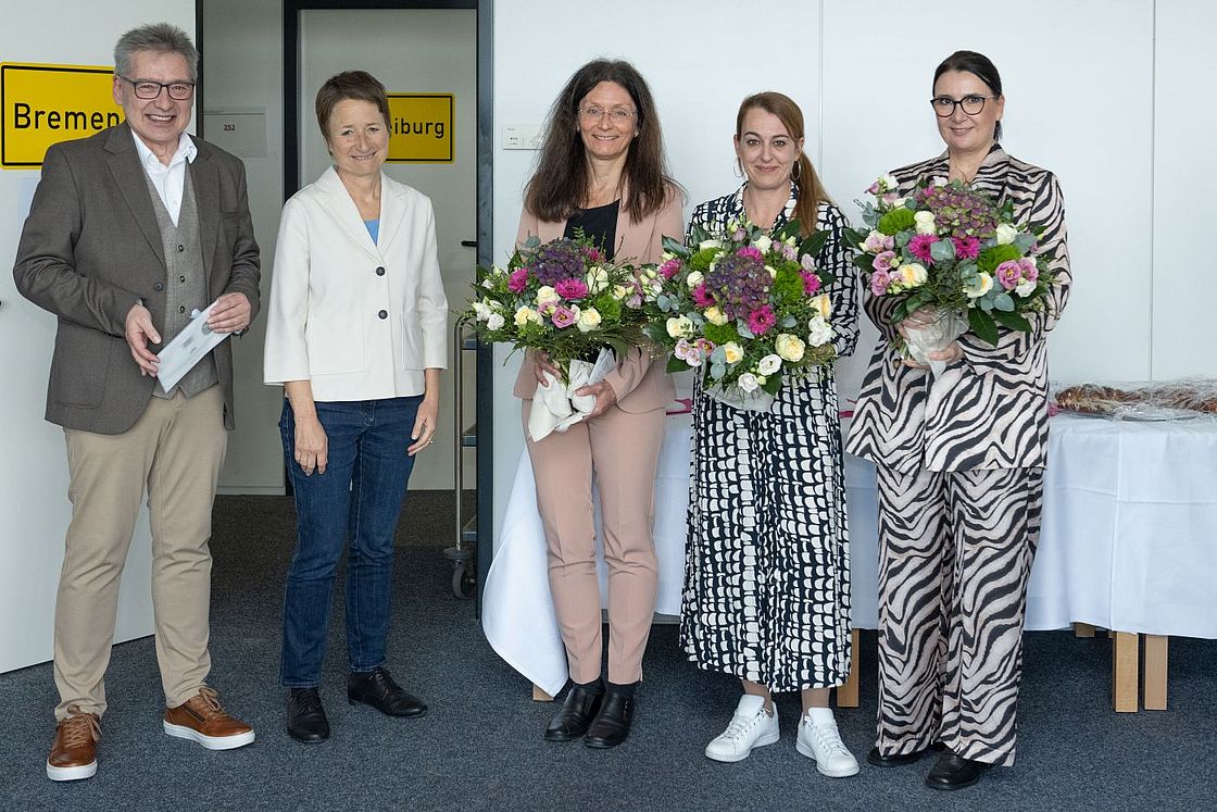 Das Bild zeigt Walter Fischer, Bettina Lisbach, Maria-Luise Hettel, Lisa Mayer und Stephanie Dietrich (v.l.n.r.)