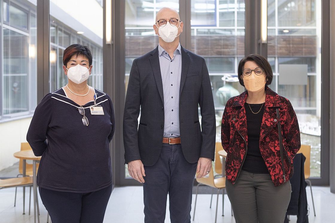 Das Bild zeigt Sabine Murawski, Andreas Whitley und Elvira Schneider (v.l.n.r.)