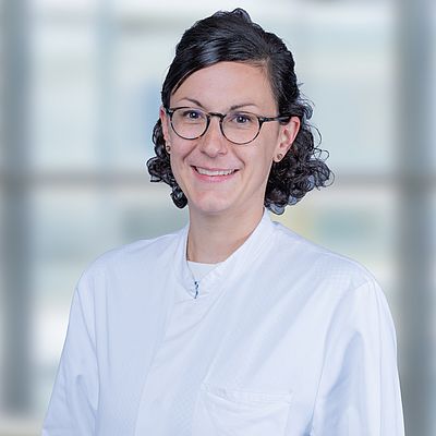 Das Bild zeigt ein Portrait von Henriette Huber
