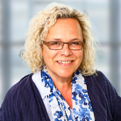 Das Bild zeigt ein Porträt von Barbara Siegrist