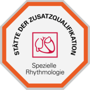 Das Bild zeigt das Zertifikatssiegel Stätte der Zusatzqualifikation Spezielle Rhythmologie DGK