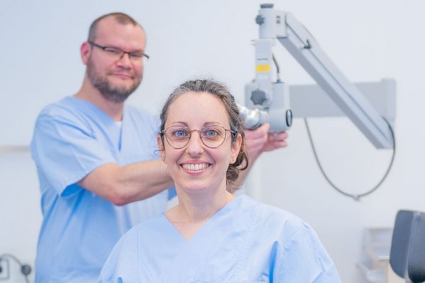 Das Bild zeigt ein Pflegeteam auf der HNO-Station