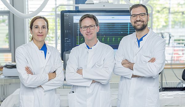 Das Bild zeigt Prof. Dr. Luik und sein Ärzteteam