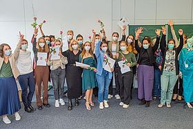 Zeugnisübergabe an die neuen Operationstechnischen Assistent*innen 