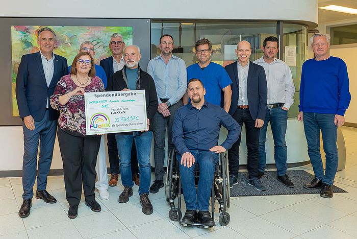 Spendenübergabe im Klinikum Karlsruhe.