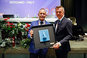 Das Bild zeigt Prof. Dr. Werner Heppt und Enrici Robotti.