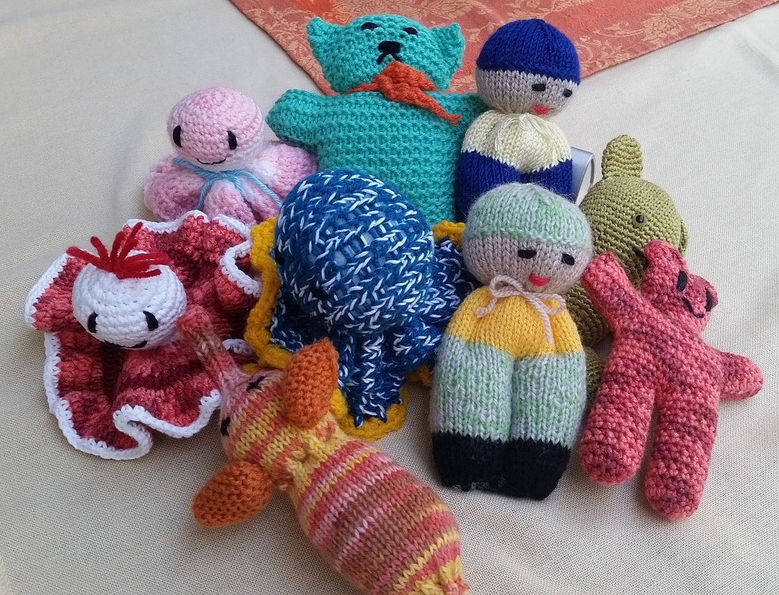 gestrickte und gehäkelte Bärchen, Püppchen, Rüsseltiere und Geisterchen