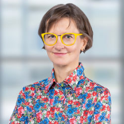 Das Bild zeigt ein Portrait von Verena Ellerkamp
