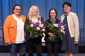 Das Bild zeigt Sandra Lehnert (Stellvertretende Pflegedirektorin), Anett Henck, Agnes Mussler und Elvira Schneider (v.l.n.r.)