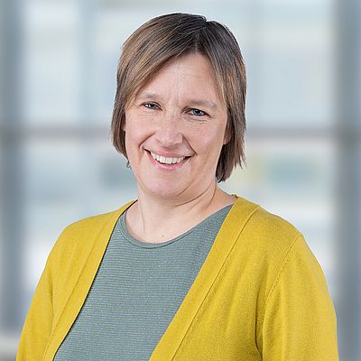 Das Bild zeigt ein Portrait von Nicole Leschinger