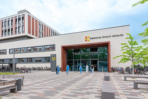 Photo: klinikum-karlsruhe.de Karlsruhe Hospital Nurses Celebrate 50th Training Anniversary