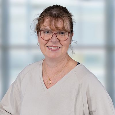 Das Bild zeigt ein Portrait von Michaela Meyer