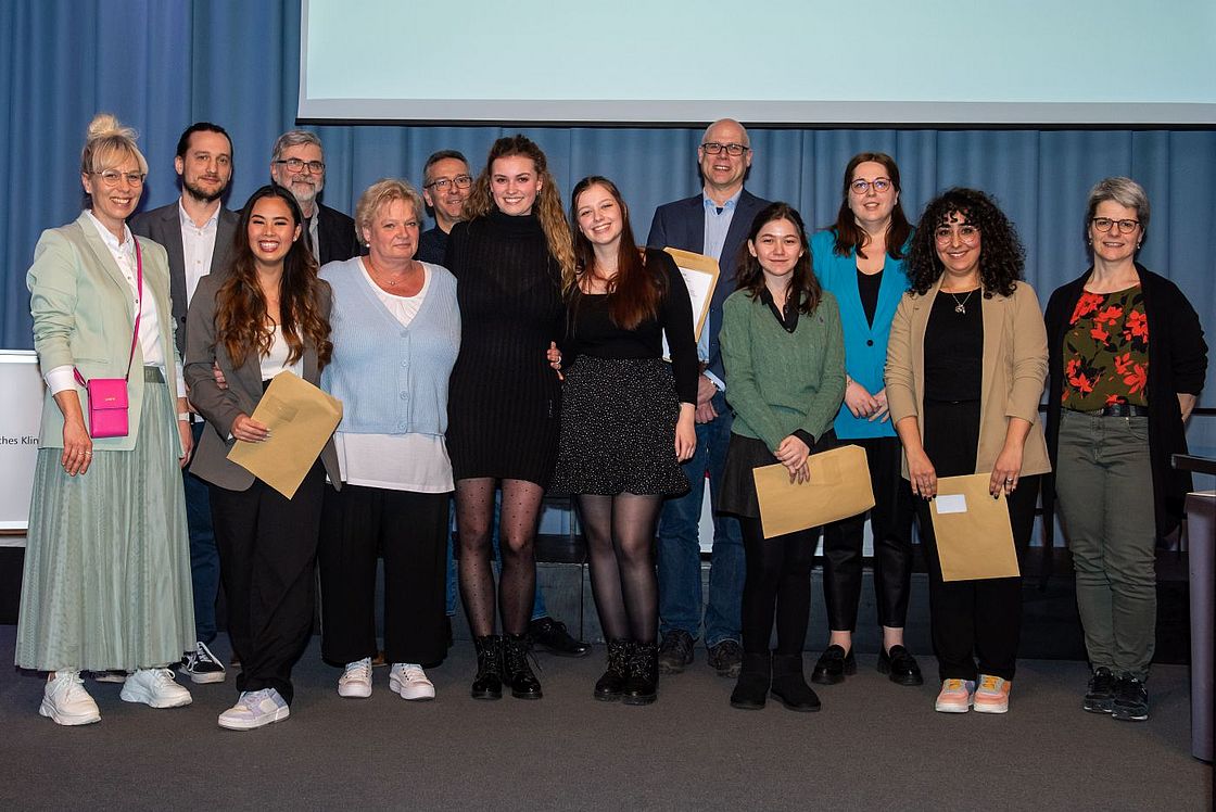 Das Bild zeigt die Abschlussfeier der MTR-Schule