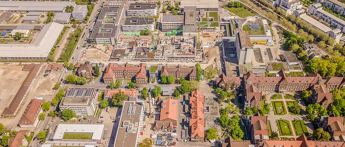 Das Bild zeigt eine Luftaufnahme vom Städtisches Klinikum Karlsruhe