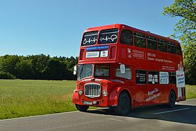 Das Bild zeigt den Londonbus auf Tour