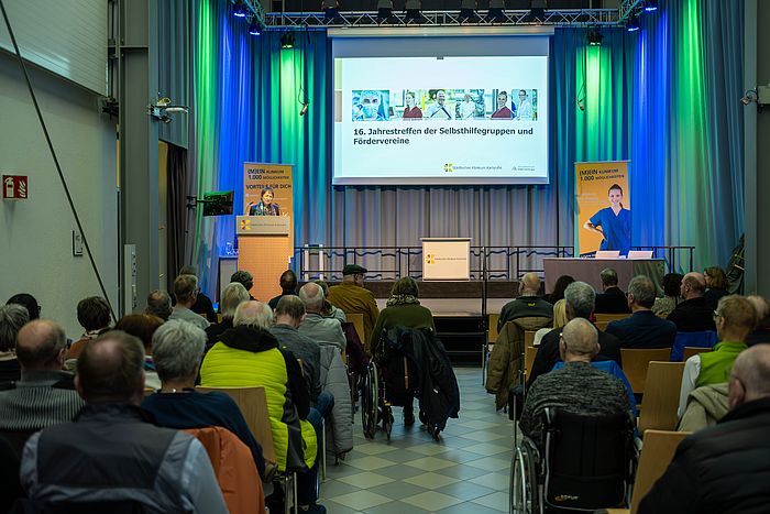 Das Bild zeigt einen Blick auf das 16. Jahrestreffen der Selbsthilfegruppen und Fördervereine.