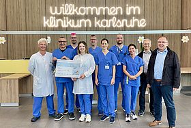 Das Team Lebensretter mit Ronald Gutknecht (2.v.r.) und dem stellvertretenden Gemeindevorsteher von KA-Süd Thomas Koffler (re).