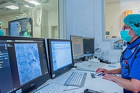 Kontrollraum im Herzkatheterlabor