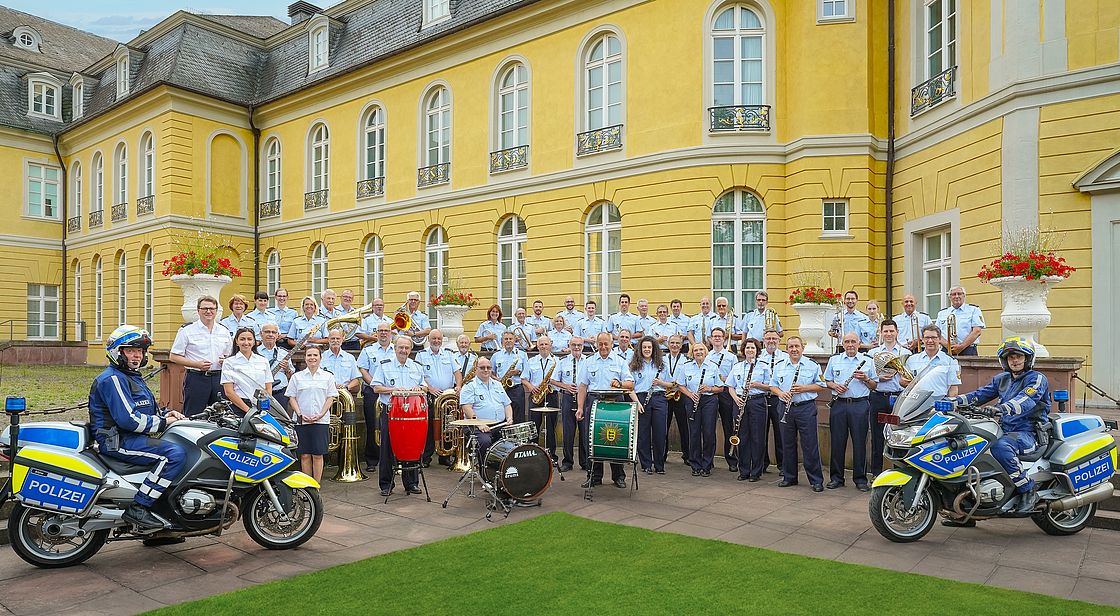 Das Bild zeigt das Polizeimusikkorps Karlsruhe