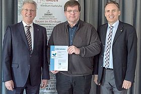 Das Bild zeigt Prof. Dr. Hans-Jürgen Hennes, Roland Stindl und Markus Heming (v.l.n.r.)