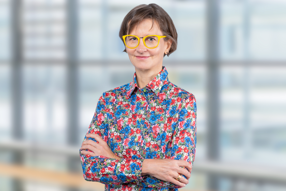 Das Bild zeigt ein Portrait von Verena Ellerkamp