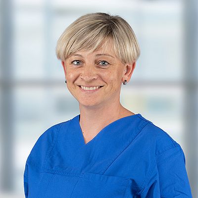 Das Bild zeigt ein Porträt von Stephanie Kaiser