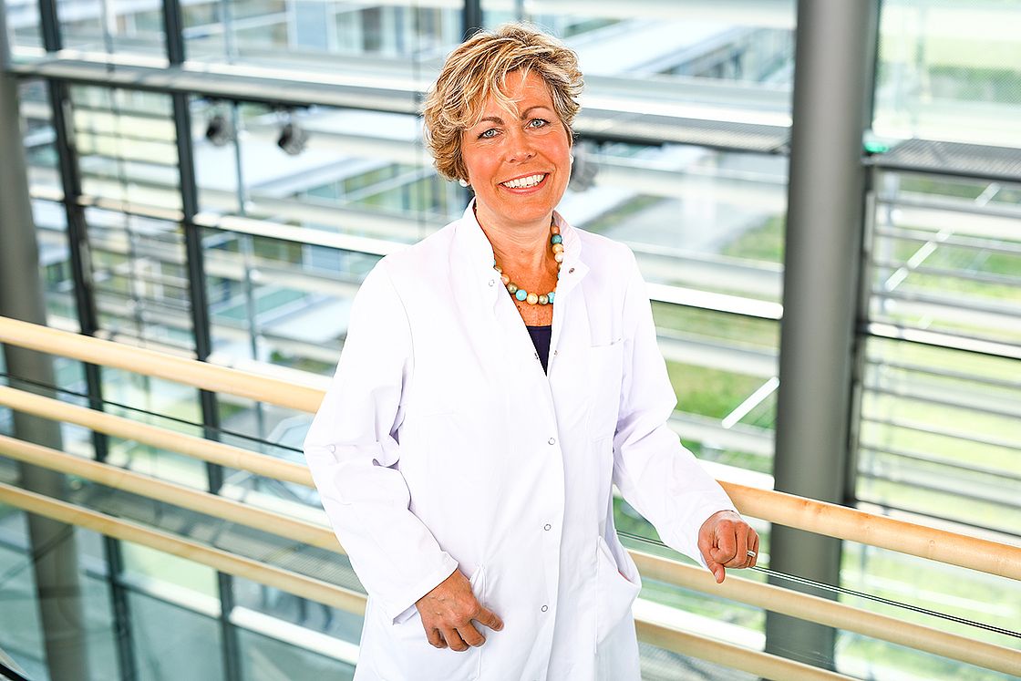 Das Bild zeigt ein Porträt von Dr. med. Antonia Ruf-Dördelmann