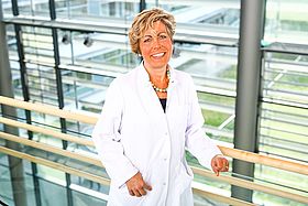 Das Bild zeigt ein Porträt von Dr. med. Antonia Ruf-Dördelmann