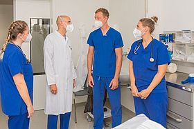 Robin Bormuth besucht die neurologische Intensivstation M0D