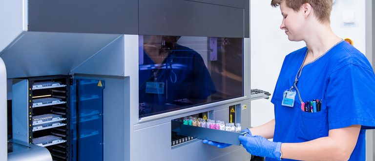 Das Bild zeigt die Analyse der Blutprodukte